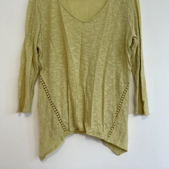 J. JILL Linen Blend Top Chartreuse Green V-Neck 3/4 Sleeve Crochet Asymmetrical - Picture 4 of 12